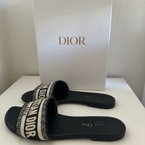 Dior Dway Slides Size 8 / 38